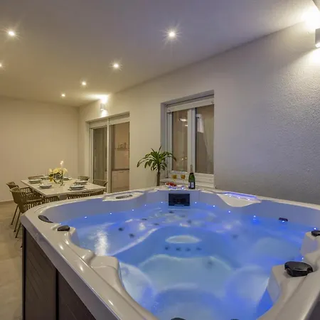 Luxury Rooftop Zalato