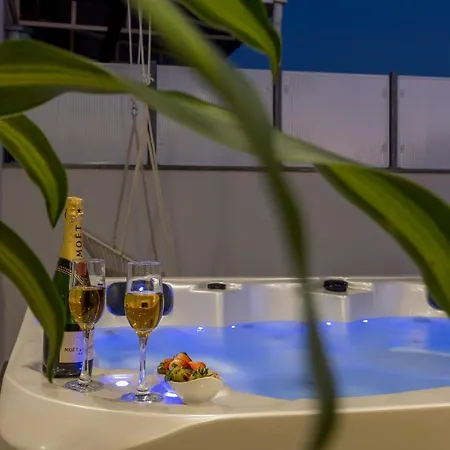 شقة Luxury Rooftop Zalato *