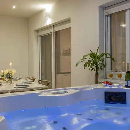 Apartman Luxury Rooftop Zalato