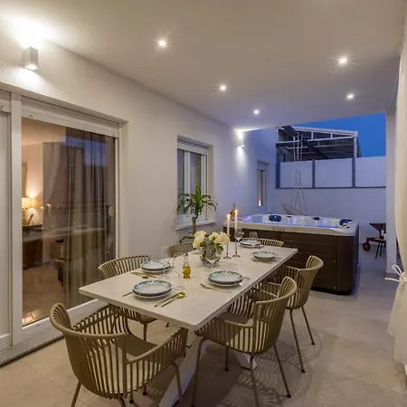Luxury Rooftop Zalato سبليت
